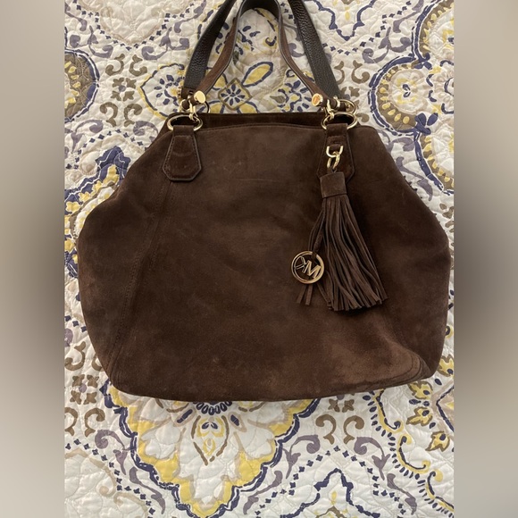 Gorgeous Michael Kors Suede Purse. Pics do NOT do it justice. Perfect for fall!! - Picture 3 of 7